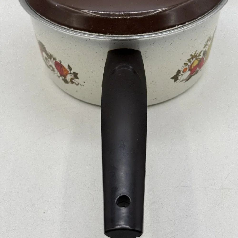 Vintage‎ 1970's Enamel 2 Quart Aluminum Pot W/Lid Fruit & Vegetable Medley USA